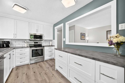 7731 47 Avenue Nw, Calgary, AB 