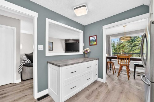 7731 47 Avenue Nw, Calgary, AB 