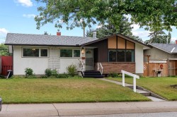 31 Foster Road SE Calgary, AB T2H 0V9