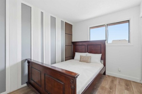 40 Pinecliff Close, Calgary, AB 