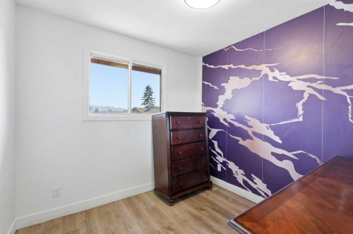 40 Pinecliff Close, Calgary, AB 