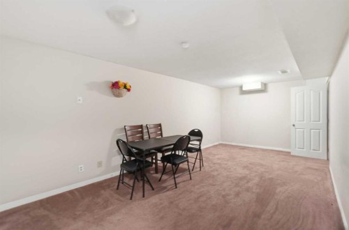 40 Pinecliff Close, Calgary, AB 
