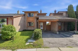40 Pinecliff Close  Calgary, AB T1Y 4N5