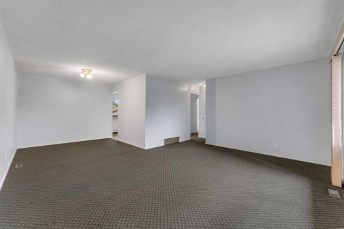 5219 Rundleview Road Ne, Calgary, AB 