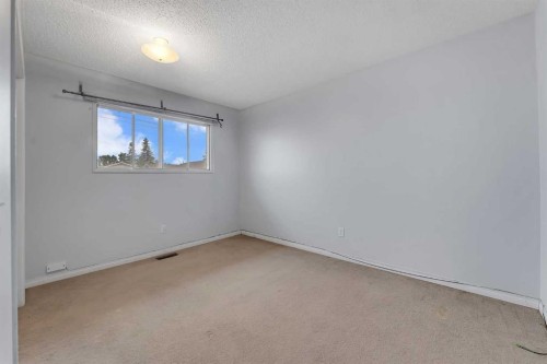 5219 Rundleview Road Ne, Calgary, AB 
