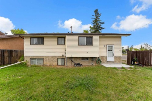5219 Rundleview Road Ne, Calgary, AB 