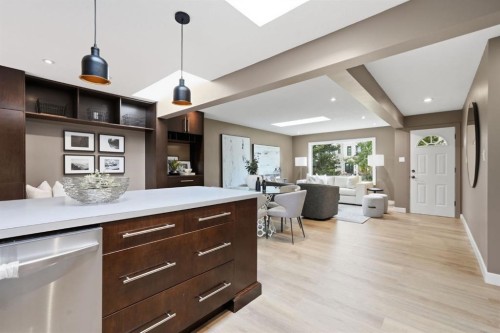 3324 36 Avenue Sw, Calgary, AB 