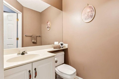 40 Country Hills Bay Nw, Calgary, AB 
