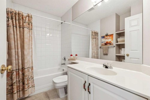 40 Country Hills Bay Nw, Calgary, AB 