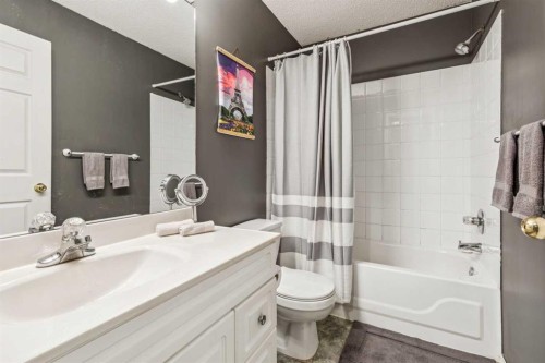 40 Country Hills Bay Nw, Calgary, AB 