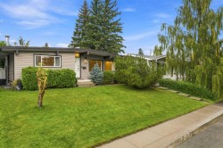 5316 La Salle Crescent SW Calgary, AB T3E 5Y5