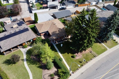708 Lake Bonavista Drive Se, Calgary, AB 
