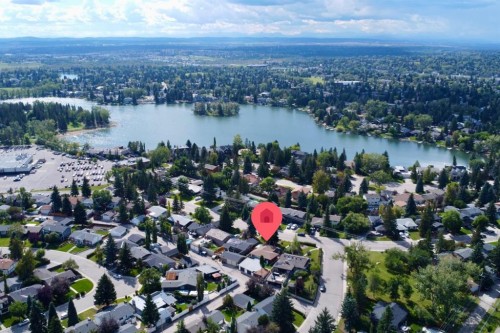 708 Lake Bonavista Drive Se, Calgary, AB 