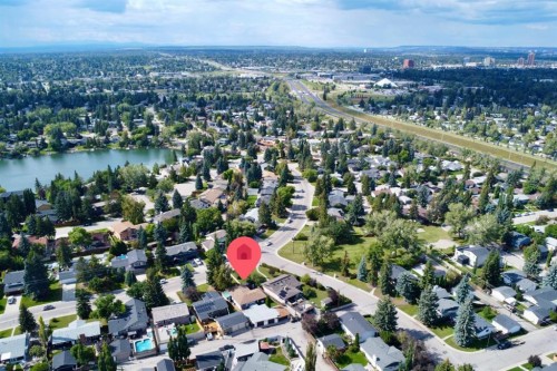 708 Lake Bonavista Drive Se, Calgary, AB 