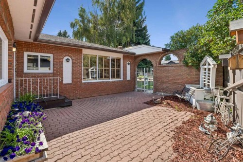 708 Lake Bonavista Drive Se, Calgary, AB 