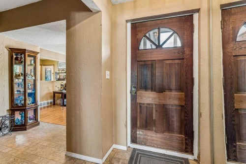 708 Lake Bonavista Drive Se, Calgary, AB 