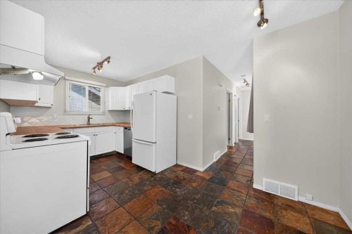 1424 11 Avenue Se, Calgary, AB 