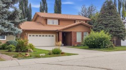 52 Parkvalley Place SECalgary, AB T2J 4W3