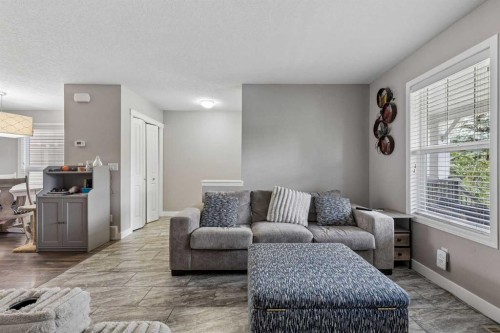 33 Legacy Gate Se, Calgary, AB 