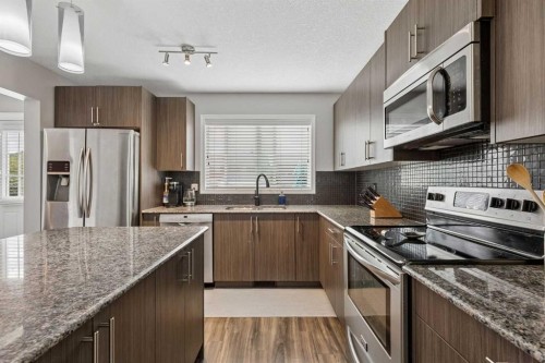 33 Legacy Gate Se, Calgary, AB 