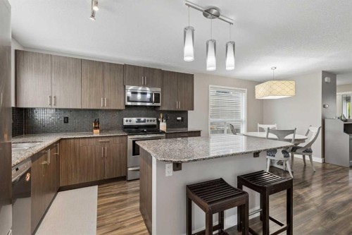 33 Legacy Gate Se, Calgary, AB 