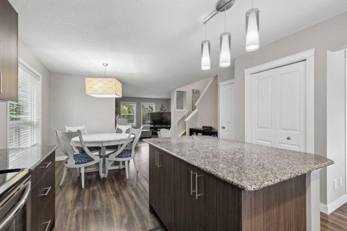 33 Legacy Gate Se, Calgary, AB 