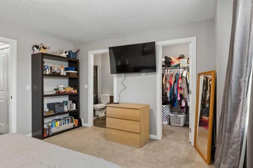 33 Legacy Gate Se, Calgary, AB 