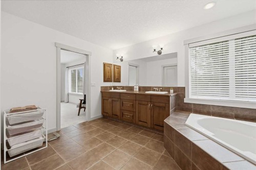 222 Chapala Point Se, Calgary, AB 