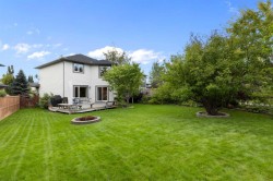 128 Tuscany Hills Close NW Calgary, AB T3L 2E6