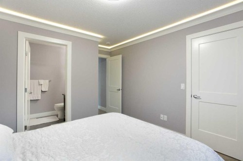 160 Kinniburgh Loop, Chestermere, AB 