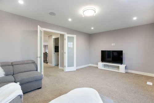 160 Kinniburgh Loop, Chestermere, AB 