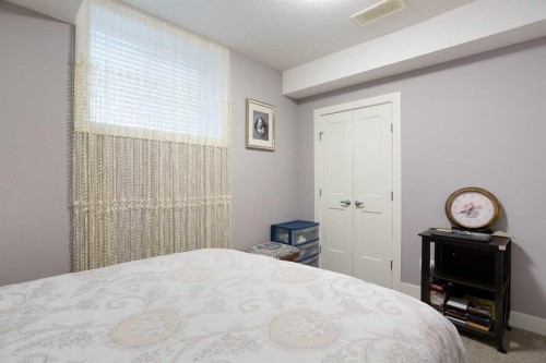 160 Kinniburgh Loop, Chestermere, AB 