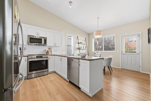 42 Prestwick Pond Terrace Se, Calgary, AB 