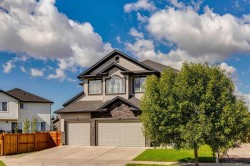 437 Kinniburgh Boulevard Chestermere, AB T1X 0P4