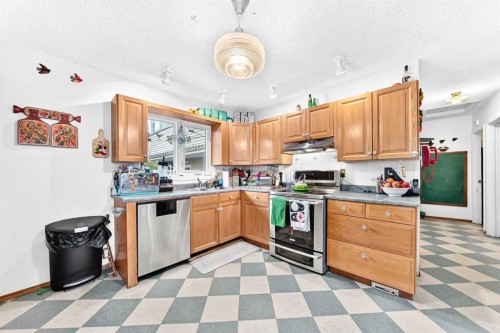 8344 47 Avenue Nw, Calgary, AB 