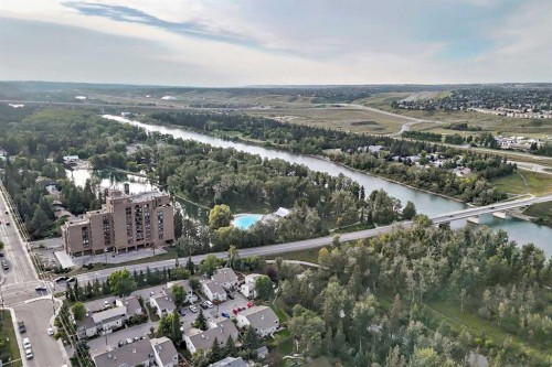 8344 47 Avenue Nw, Calgary, AB 