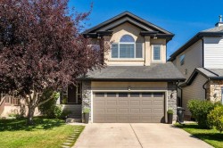 146 Wentworth Park SW Calgary, AB T3H 5B3