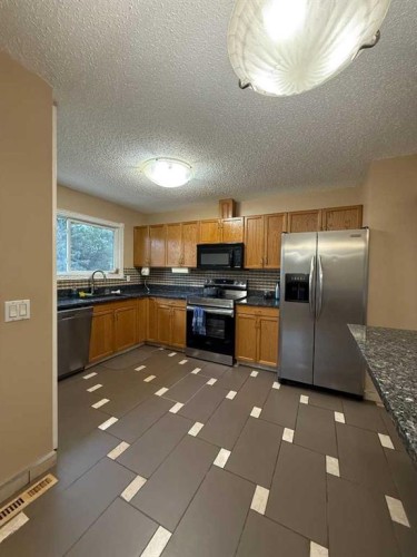 139 Maitland Road Ne, Calgary, AB 