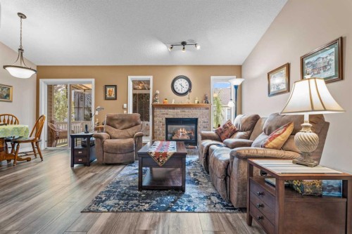 319 De Foras Close Nw, High River, AB 