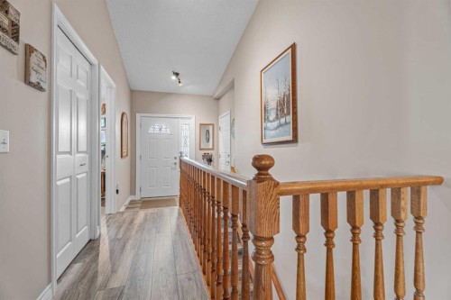 319 De Foras Close Nw, High River, AB 