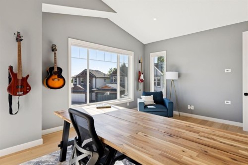 213 Cortina Bay Sw, Calgary, AB 