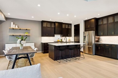 213 Cortina Bay Sw, Calgary, AB 