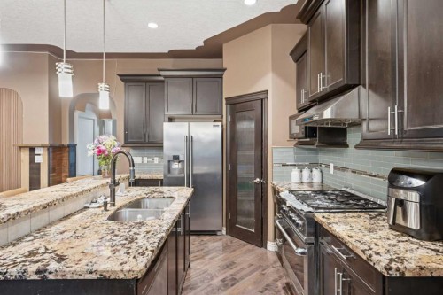 290 Valleyview Court Se, Calgary, AB 