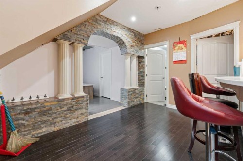 290 Valleyview Court Se, Calgary, AB 