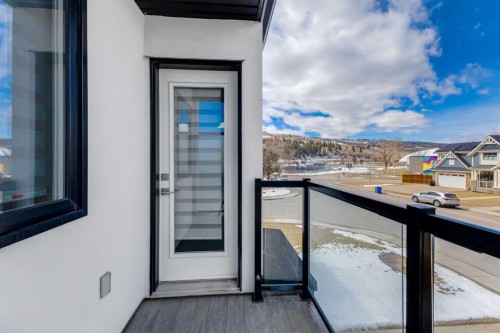 1604 46 Street Nw, Calgary, AB 