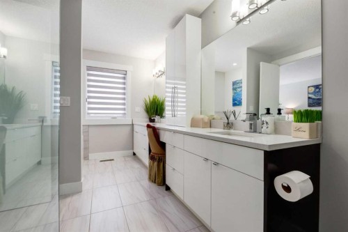 1604 46 Street Nw, Calgary, AB 