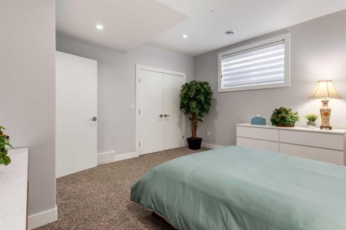 1604 46 Street Nw, Calgary, AB 