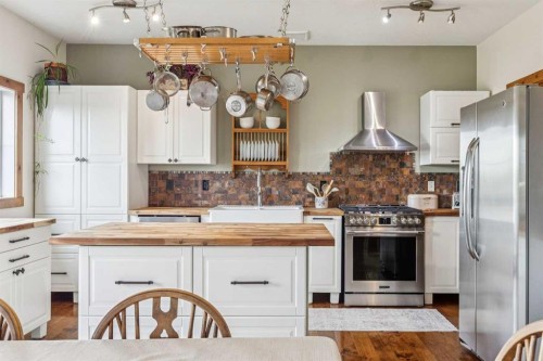122 Hidden Creek Heights Nw, Calgary, AB 