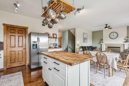 122 Hidden Creek Heights Nw, Calgary, AB 