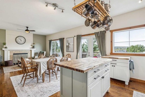 122 Hidden Creek Heights Nw, Calgary, AB 